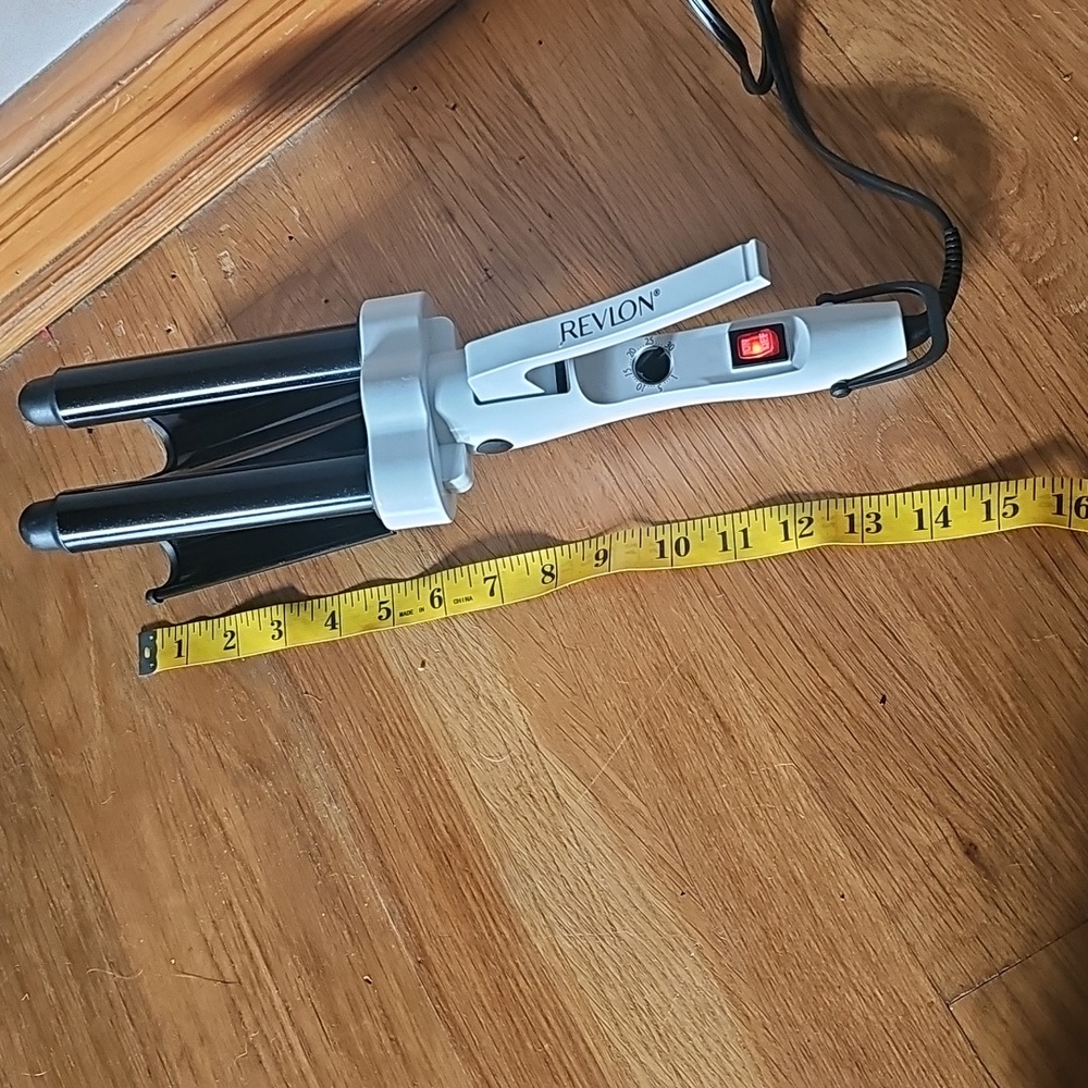 Revlon Three Barrel Ceramic Tourmaline Curling Iron Hair Waver - Picture 5 of 9